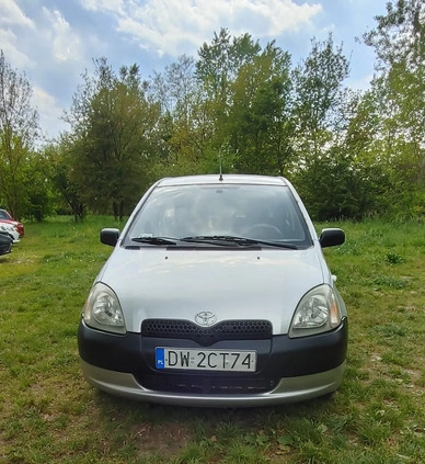 Toyota Yaris cena 4200 przebieg: 221000, rok produkcji 2003 z Wrocław małe 37